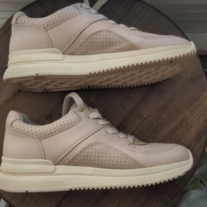 EUC Everlane Blush Pink Trainer Sneakers Size 6